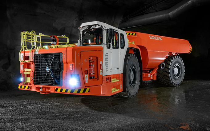 Sandvik 标志船卡车 Sandvik TH663i 和 Sandvik TH551i 通过新变速器提高了性能